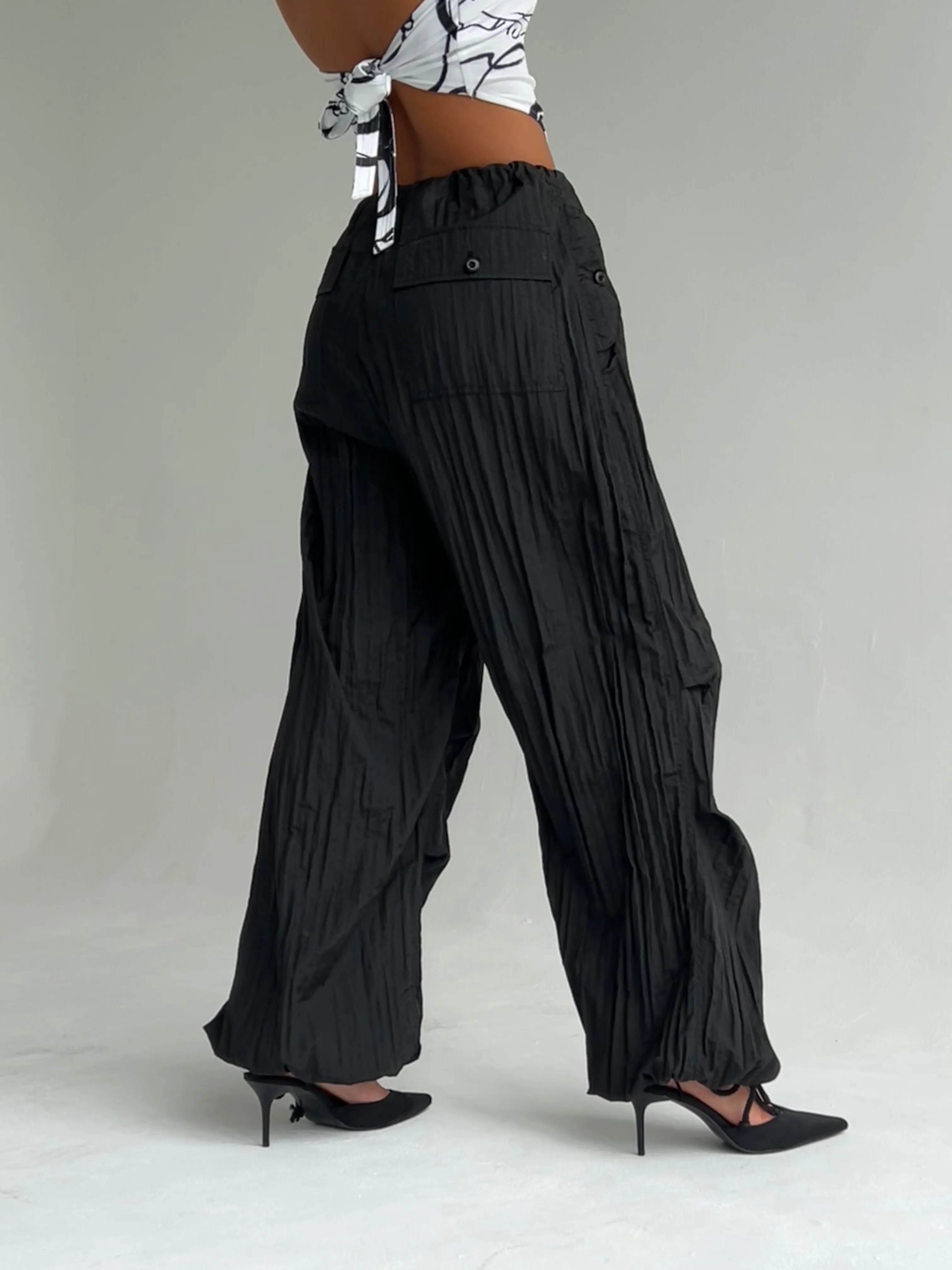 Chute Trouser in Parachute Black