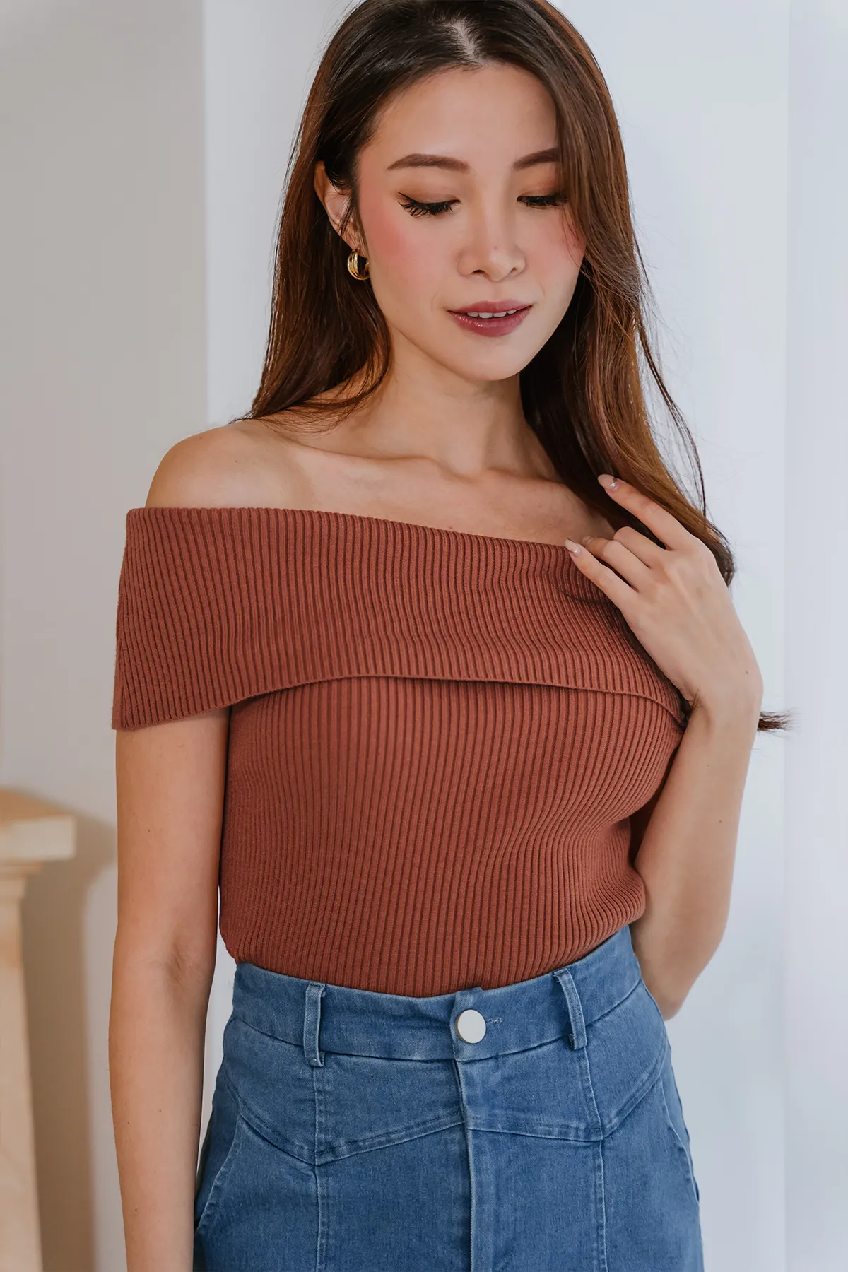 Danni Off-Shoulder Knit Top (Rust)