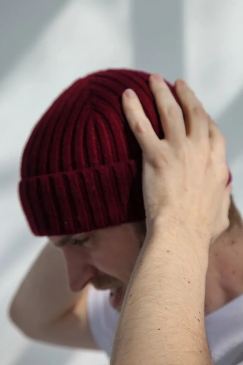 Half Dozen Super-Soft Lambswool Fisherman Beanie (Bordeaux Red)