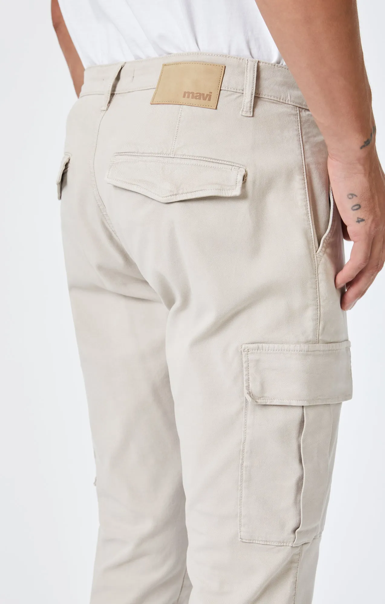 SAM SLIM STRAIGHT CARGO IN SILVER GRAY LUXE TWILL