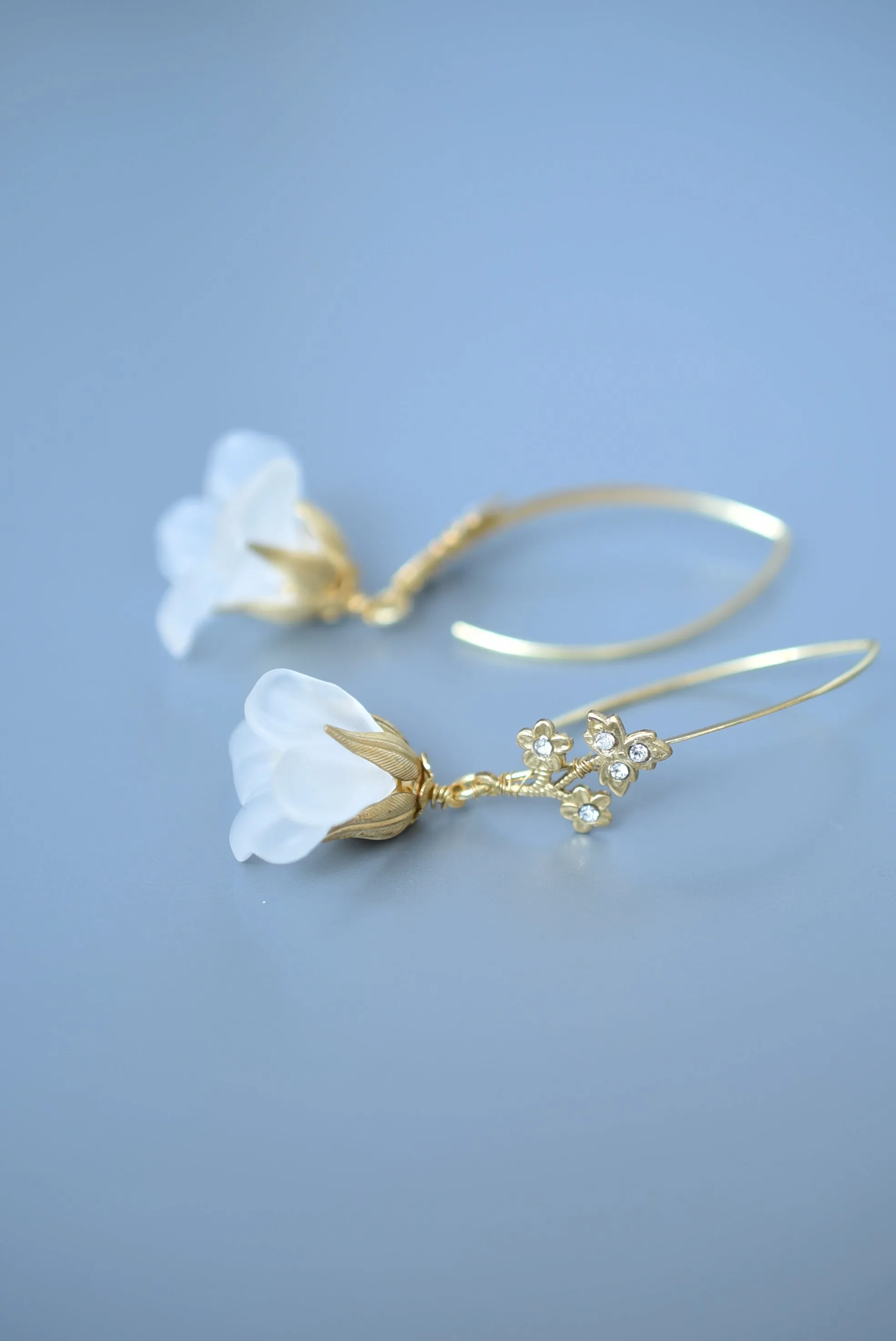 sweet pea hook earring