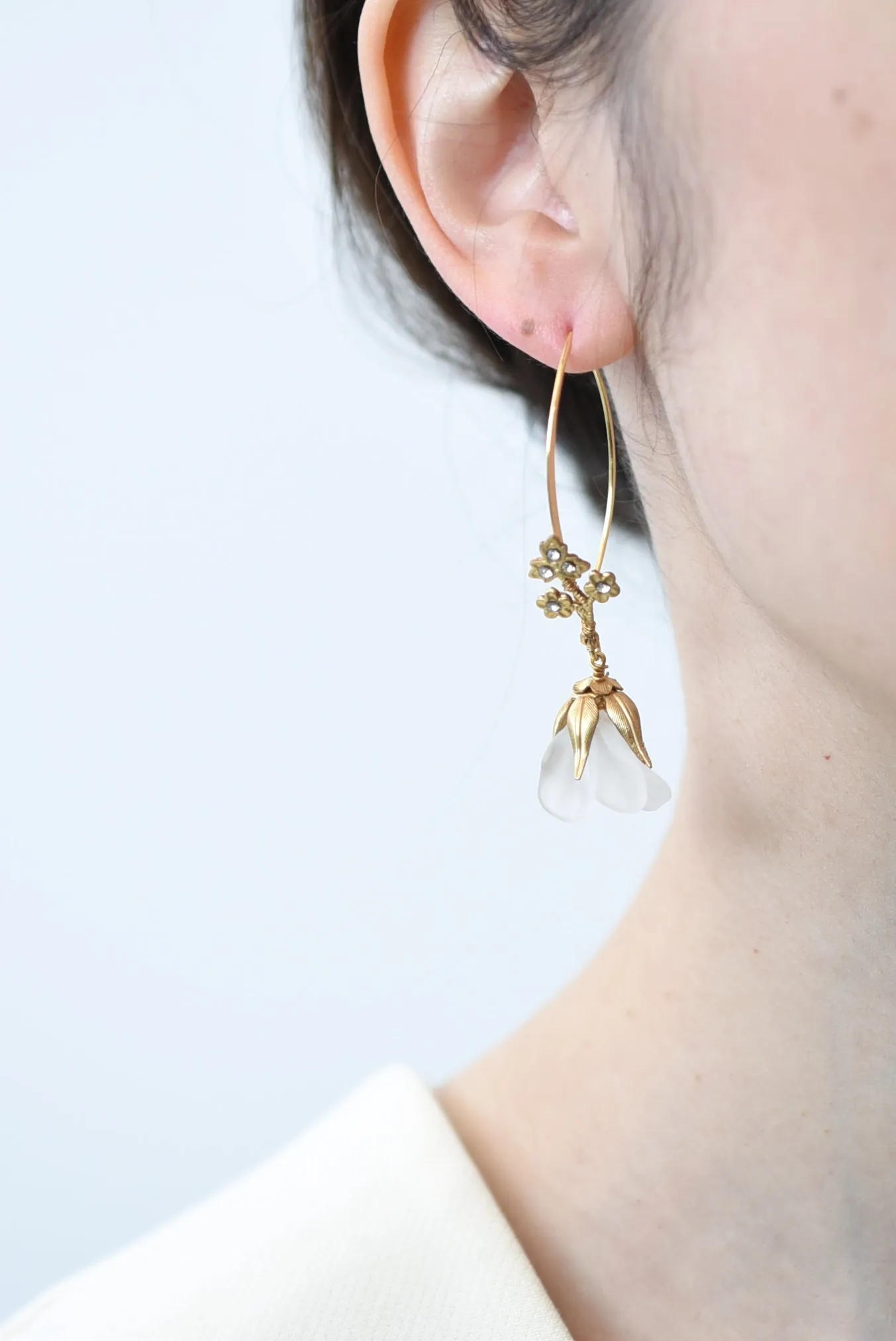 sweet pea hook earring