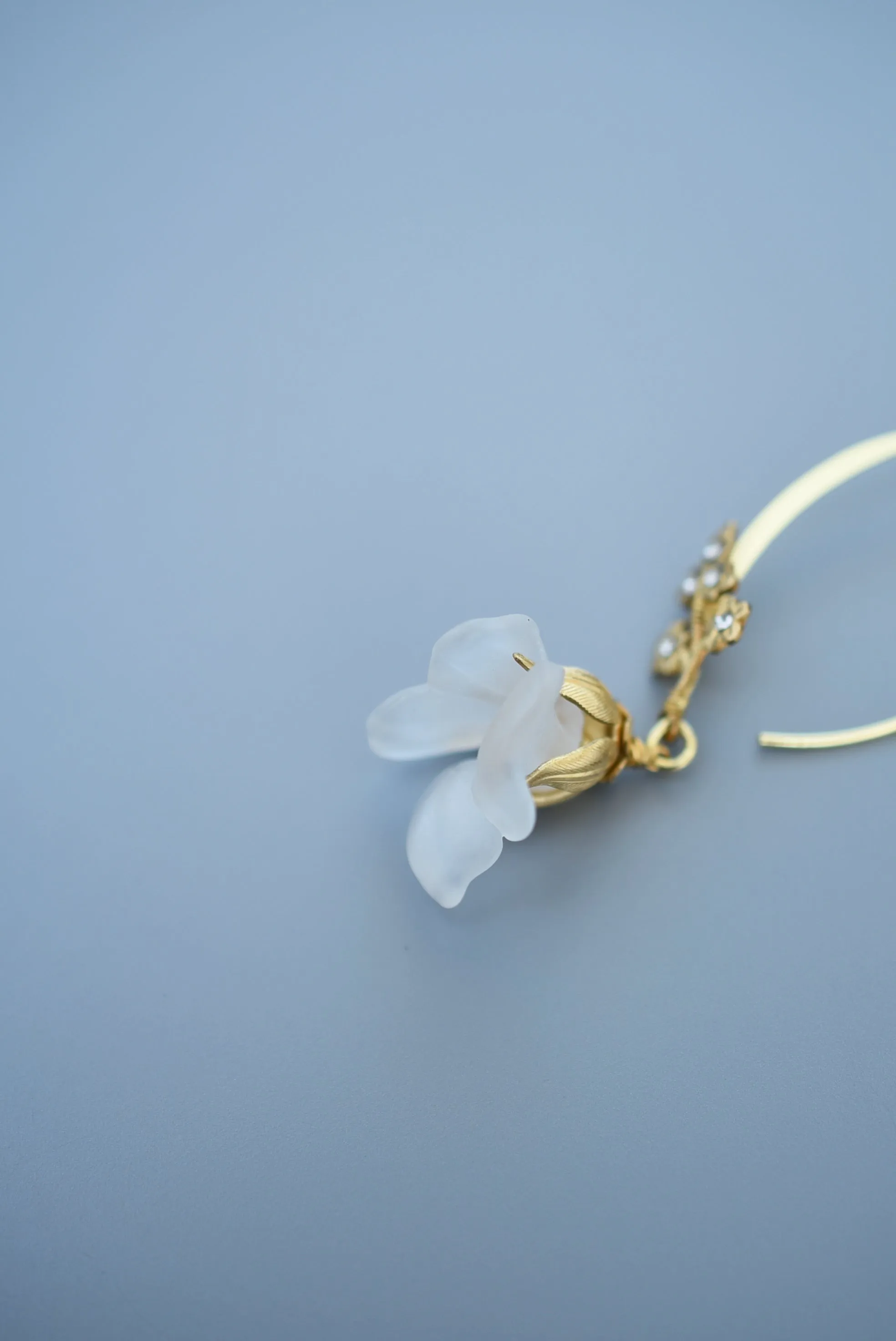 sweet pea hook earring