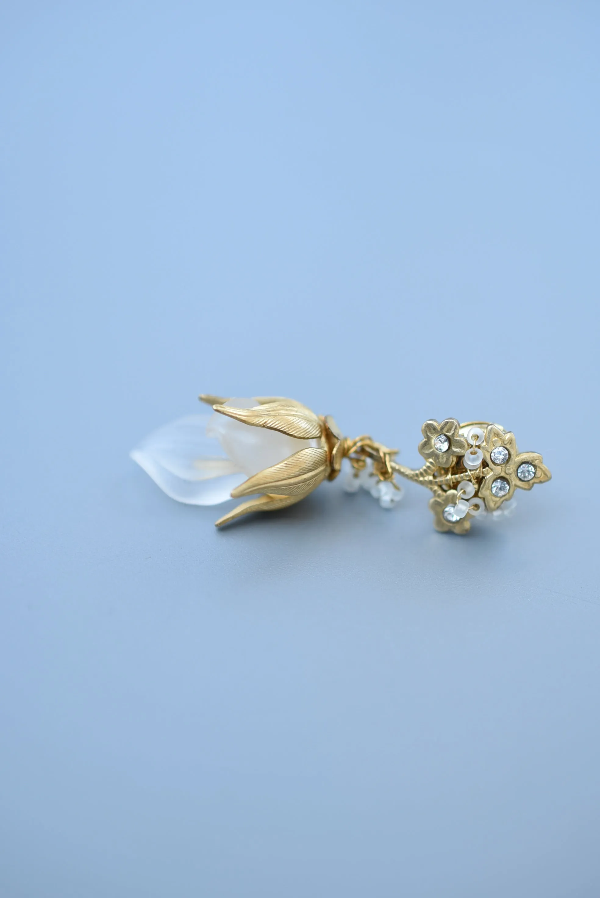 sweet pea tsubomi earring