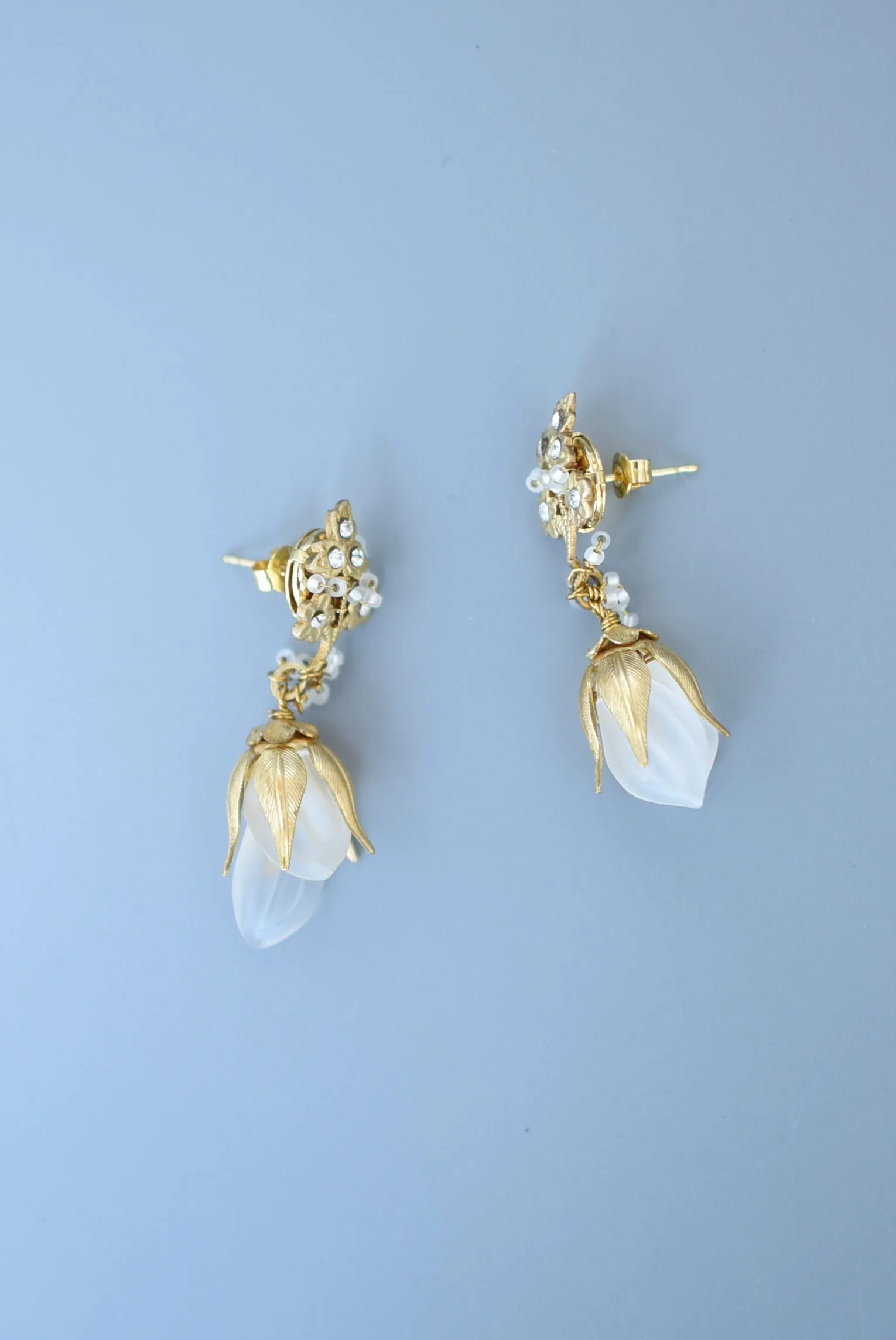 sweet pea tsubomi earring