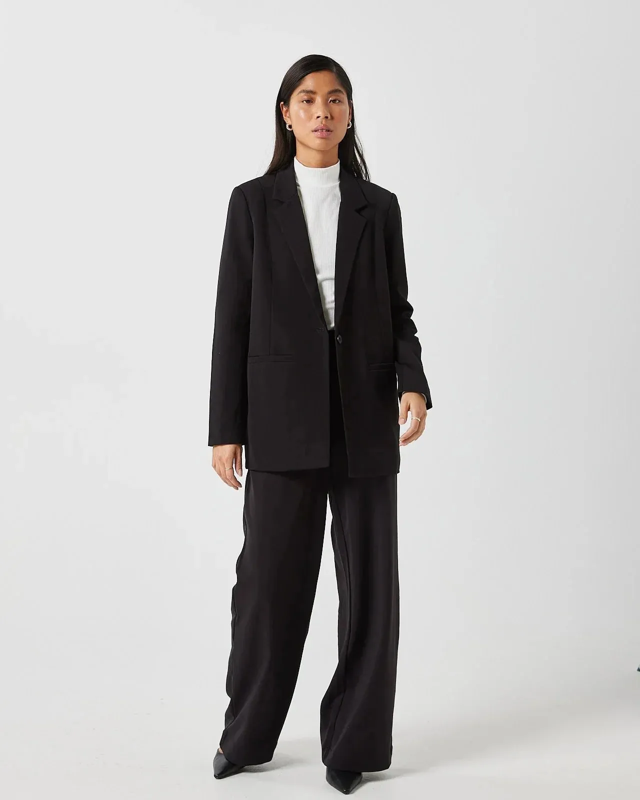 The Tara Blazer by Minimum - Black