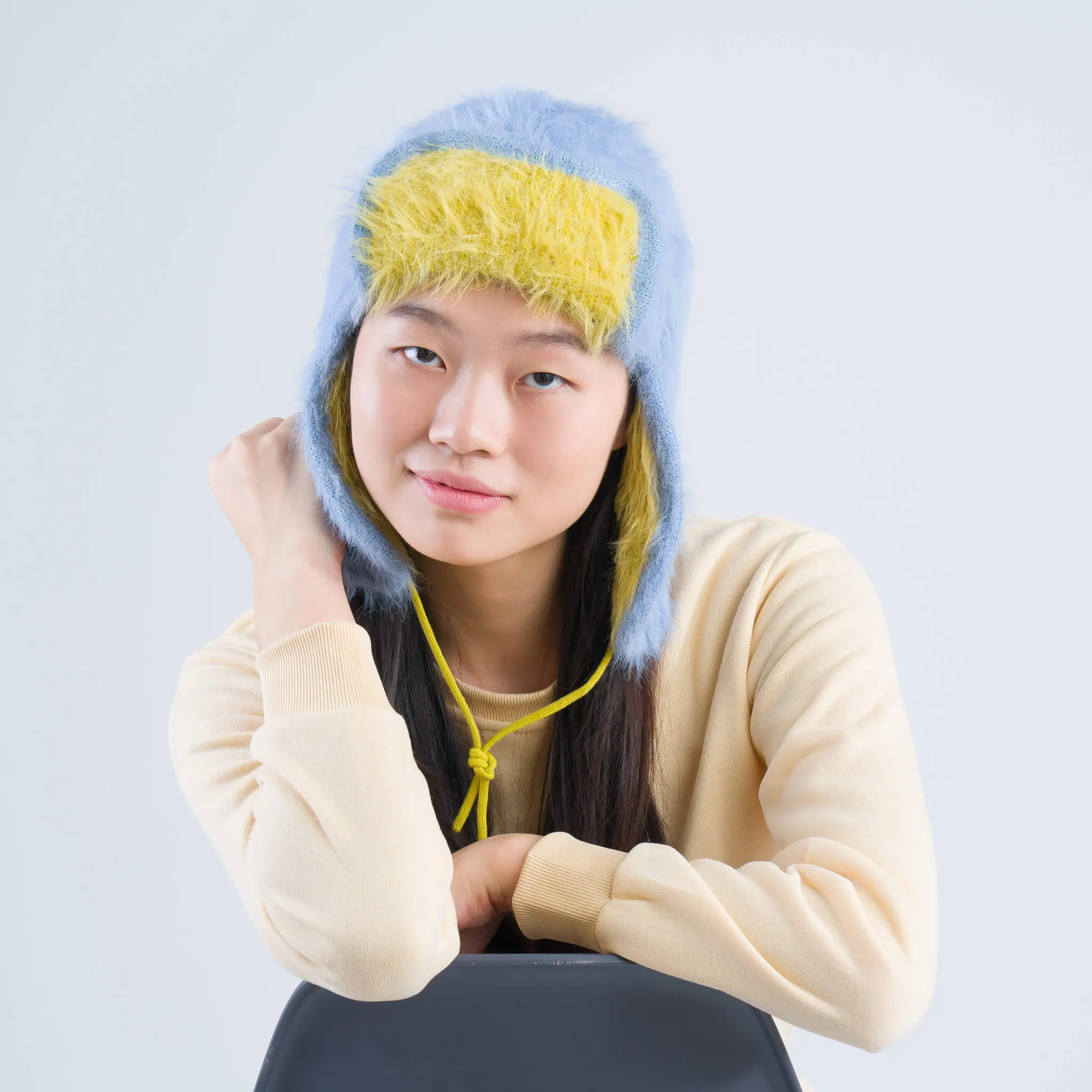 Verloop: Faux Fur Trapper Hat - Periwinkle/Golden Olive