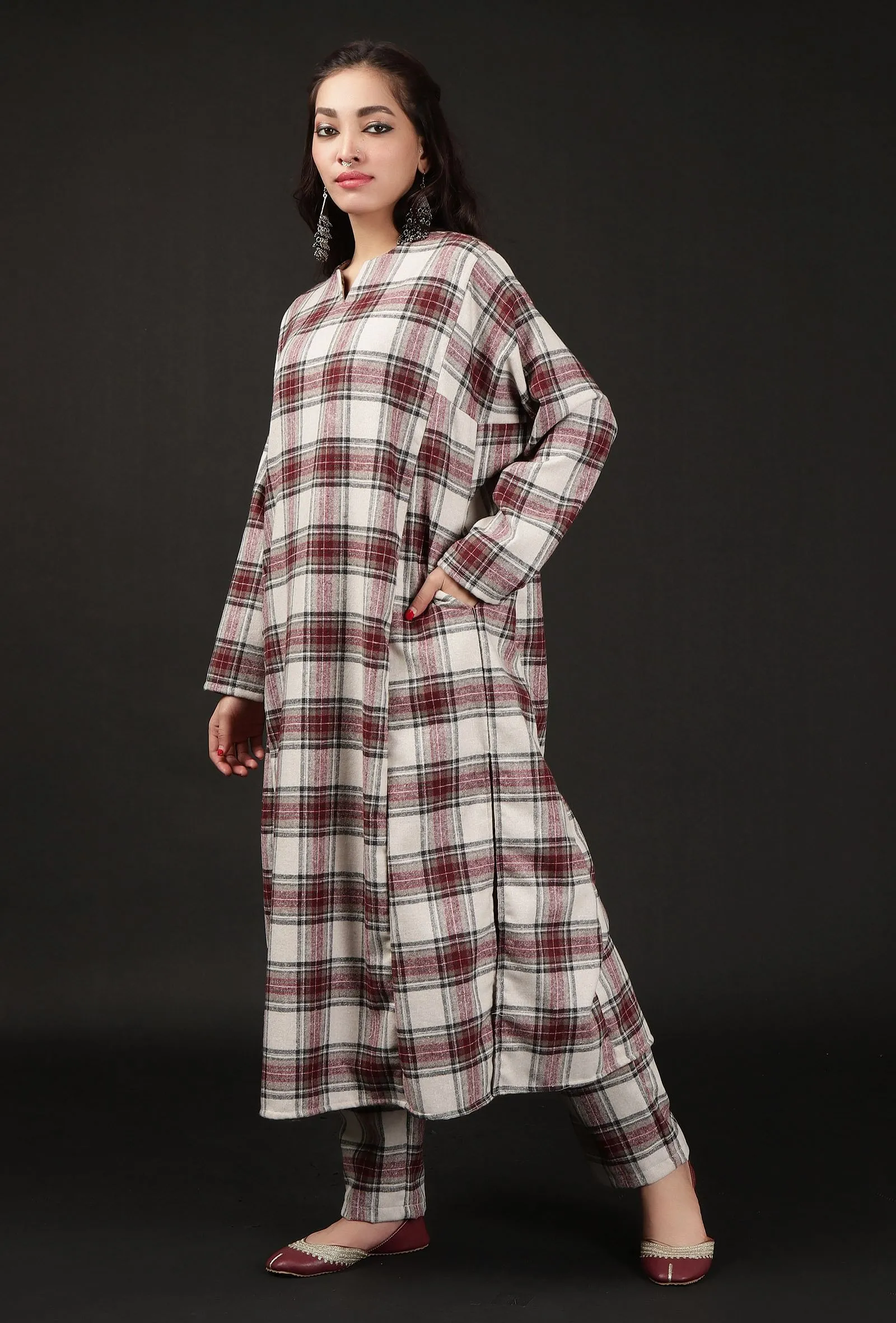 White Woven Tartan Checks Phiran Kurta With Pockets