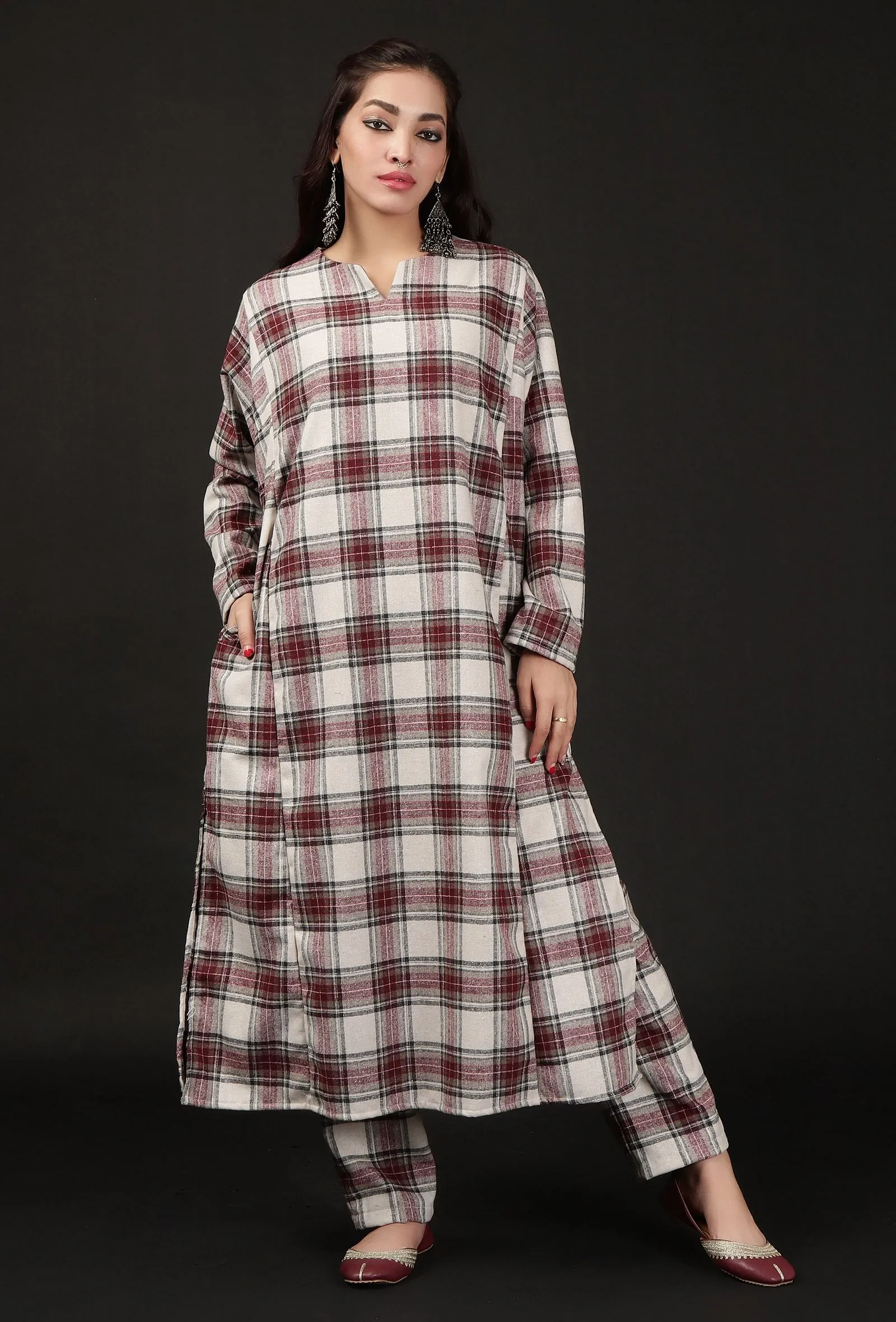 White Woven Tartan Checks Phiran Kurta With Pockets