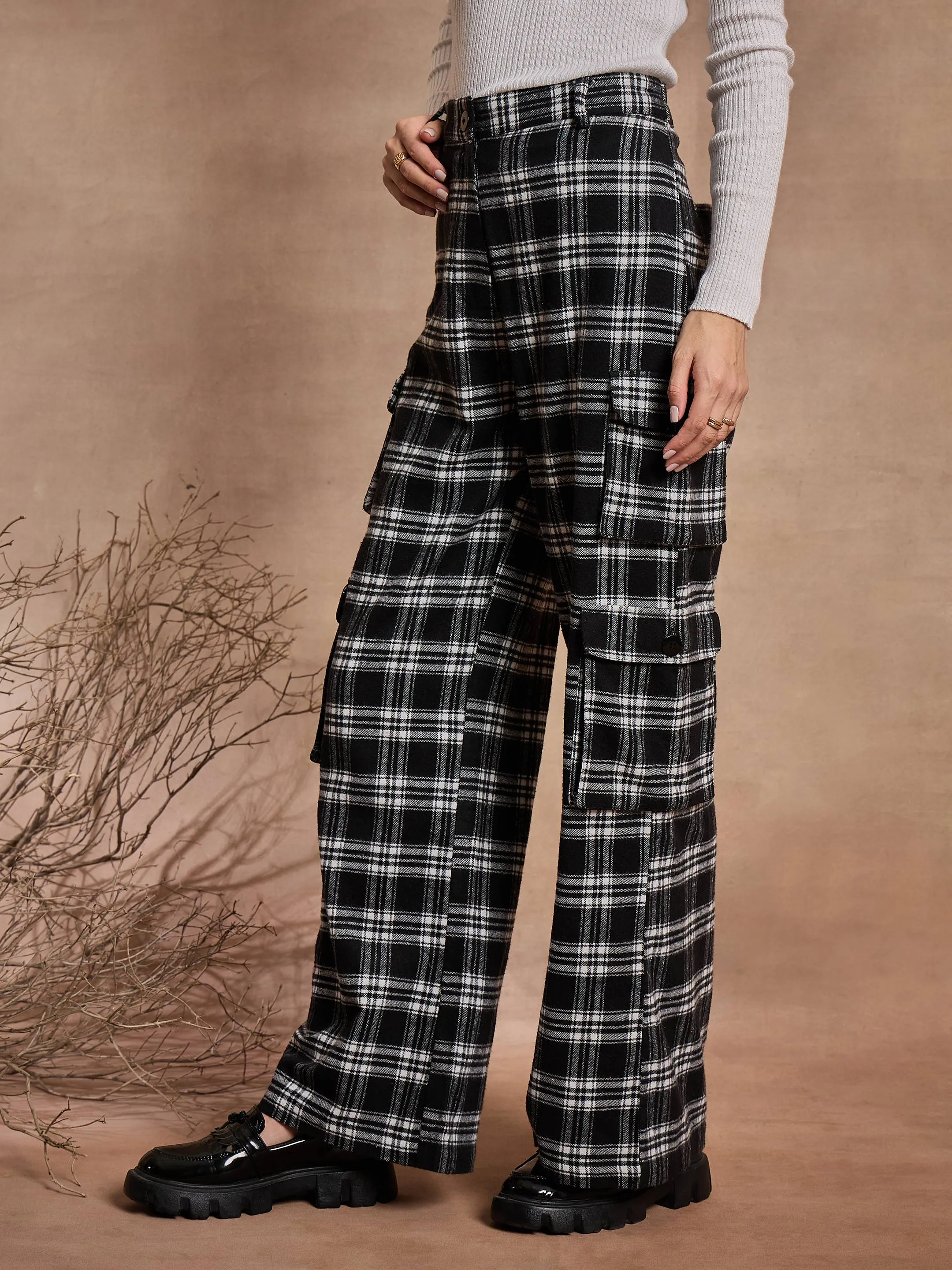 Women Black Check Straight Fit Cargo Pants