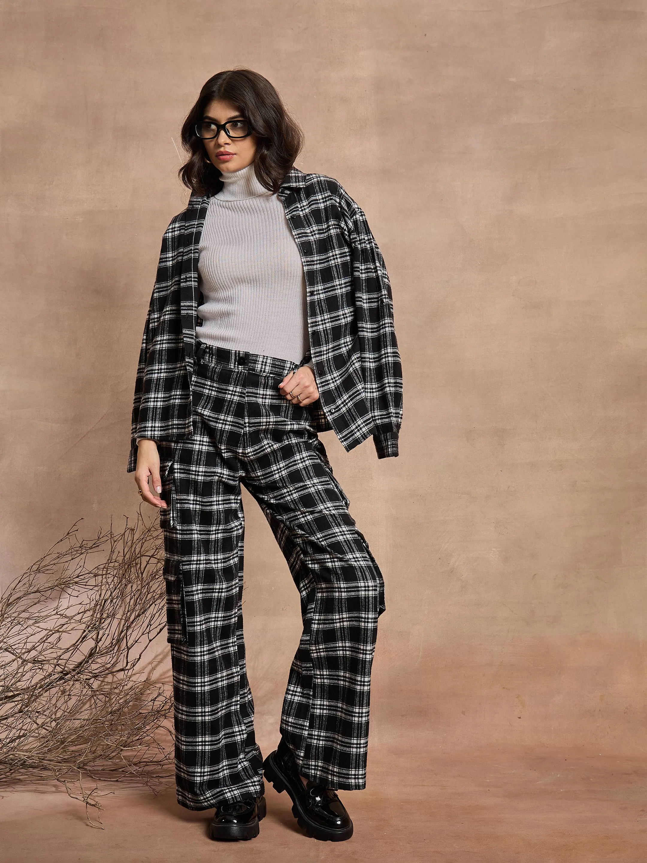 Women Black Check Straight Fit Cargo Pants