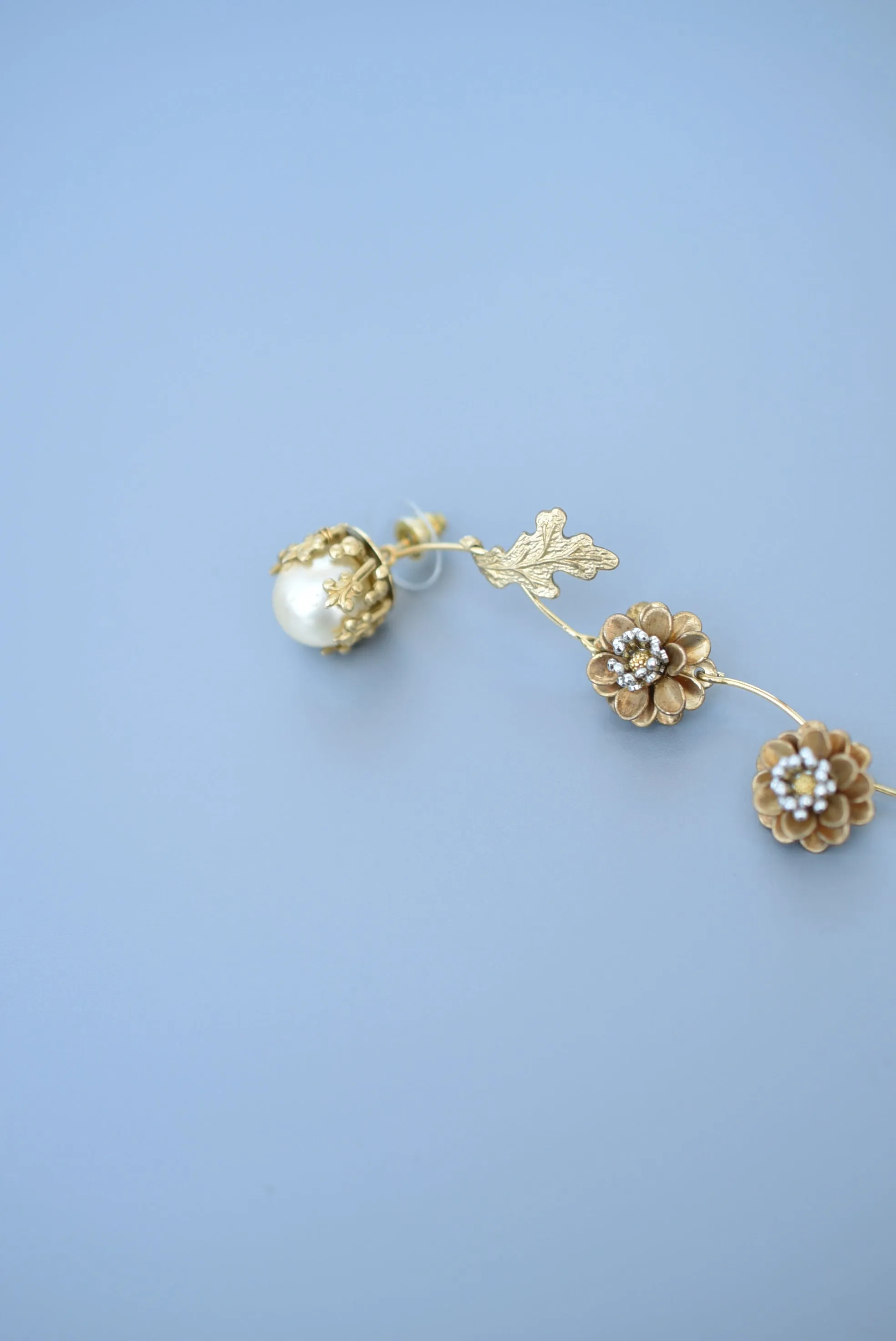 Zinnia bouquet earring